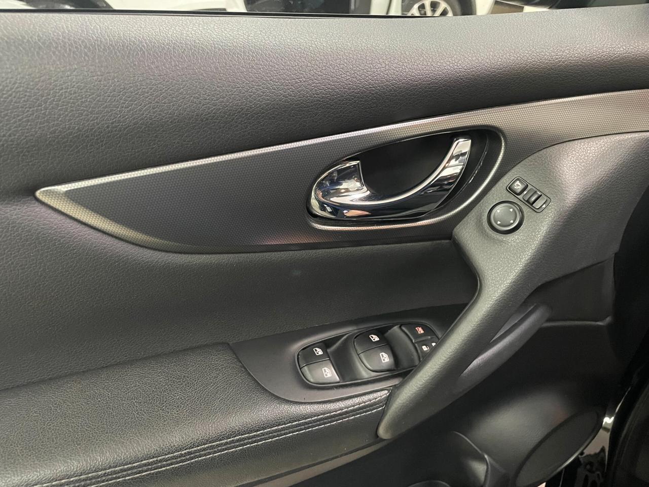 Nissan Qashqai N-Connecta / 1.5 dCi 115 CV / Cambio Automatico / Diesel
