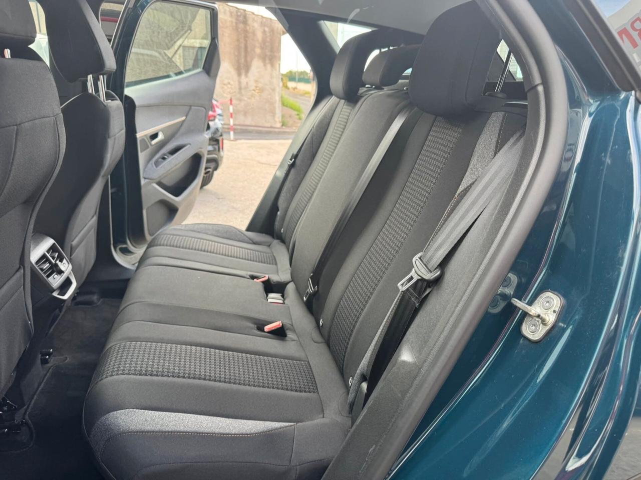 PEUGEOT 3008 1500 HDI 130CV AT8 UNICO PROPRIETARIO