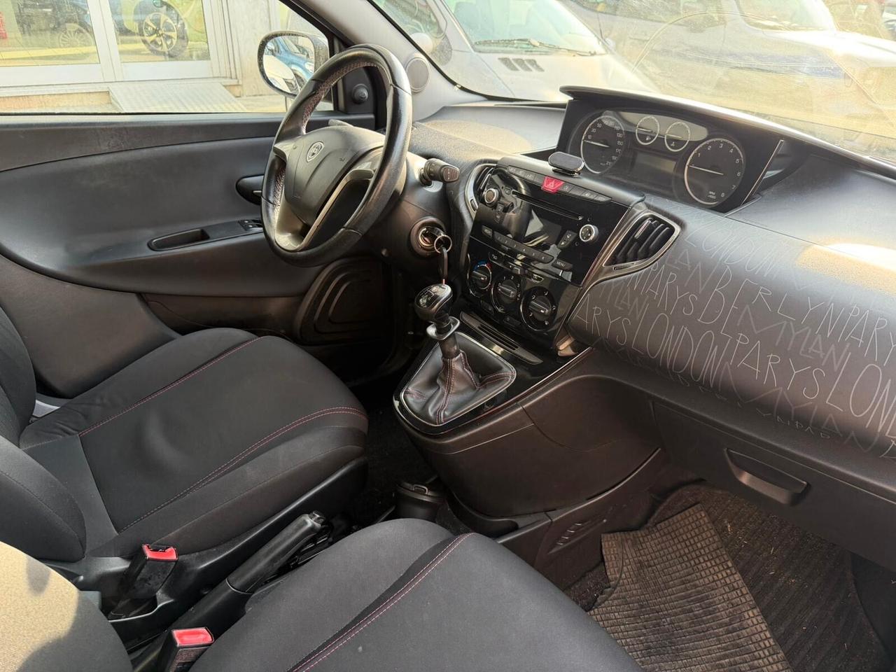 Lancia Ypsilon 1.2 69 CV S Momodesign NEOPATENTATI