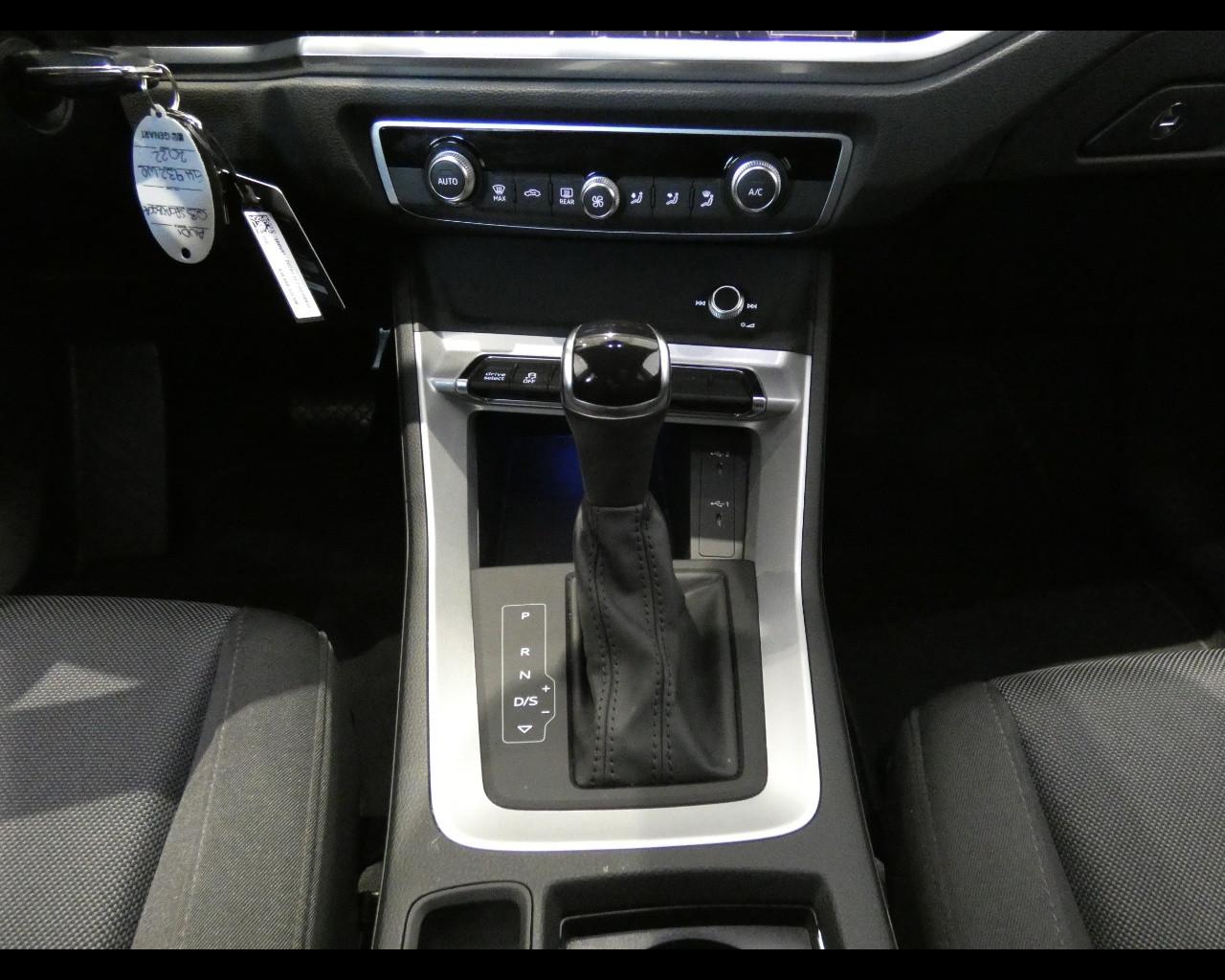 AUDI Q3 2ª serie - Q3 SPB 35 TDI S tronic Business Plus