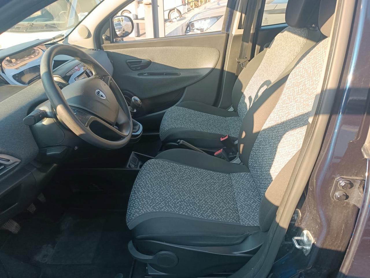 Lancia Ypsilon 1.2 69 CV 5 porte S&S Platinum