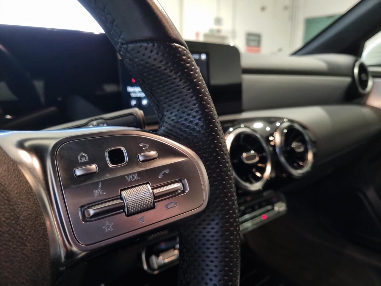 Mercedes-Benz A 180 d Automatic Premium AMG