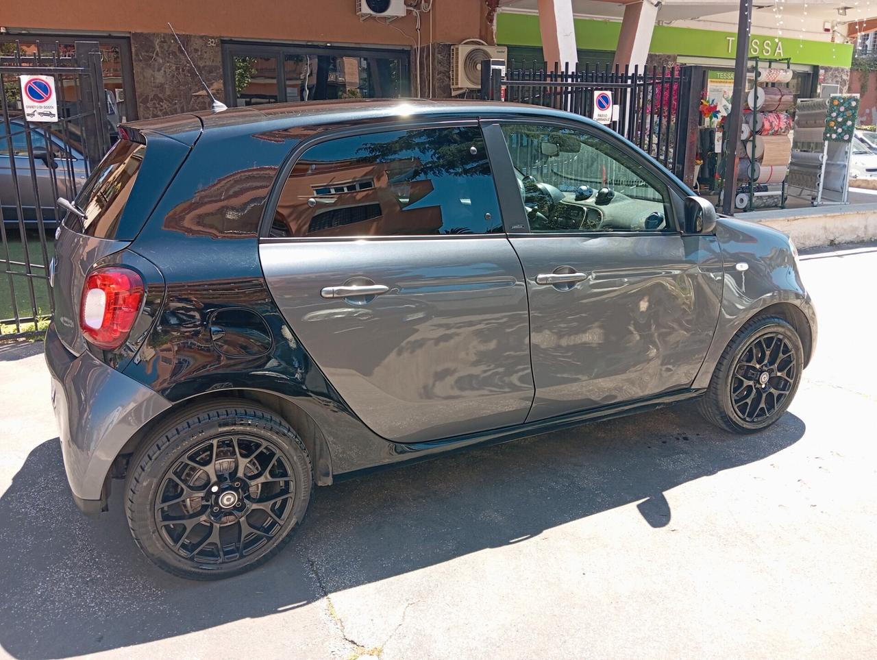 Smart ForFour 70 1.0 twinamic Passion offerta del mese