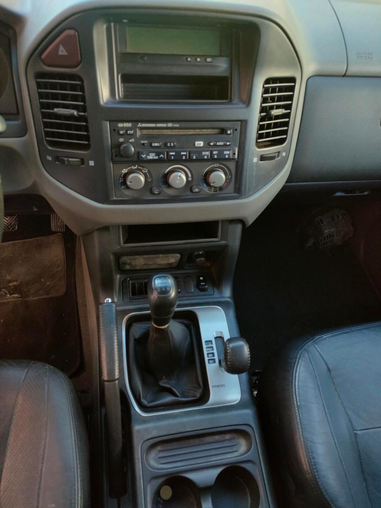 Mitsubishi Pajero 3.2 16V DI-D 7 posti e gancio