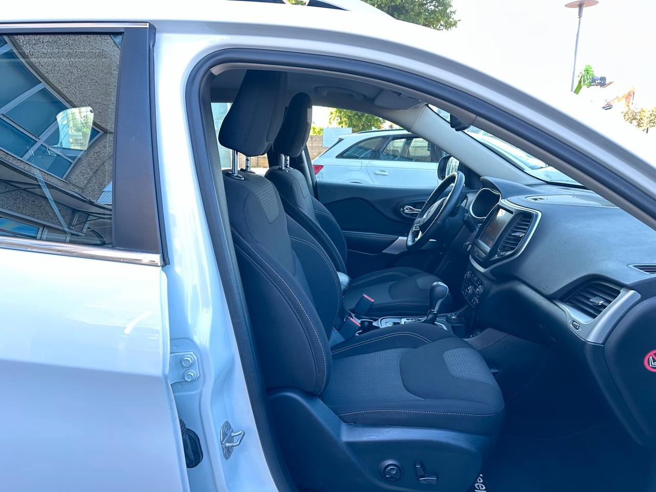Jeep Cherokee 2.2MJT 185CV 4WD AUTOMATICA NAVI LED