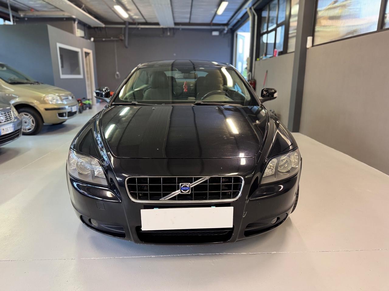 Volvo C70 2.4 D5 20V Momentum