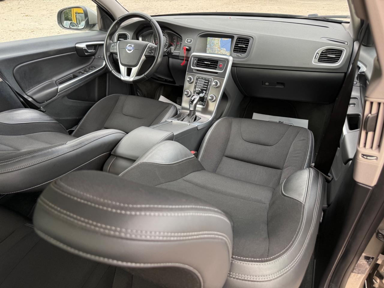 Volvo S60 D4 R-design UNICO TOP