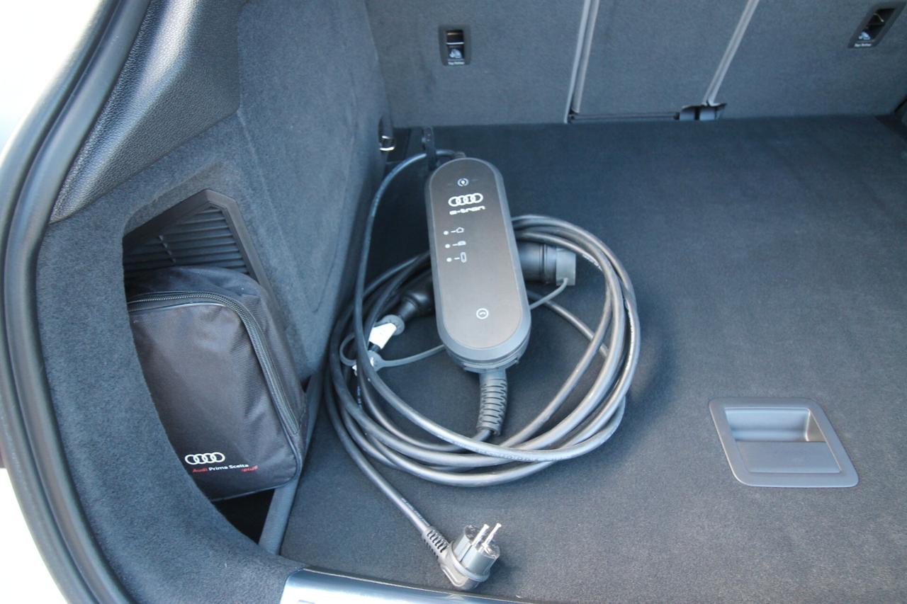 Audi Q3 SPB 45 TFSI e Identity Black|2024