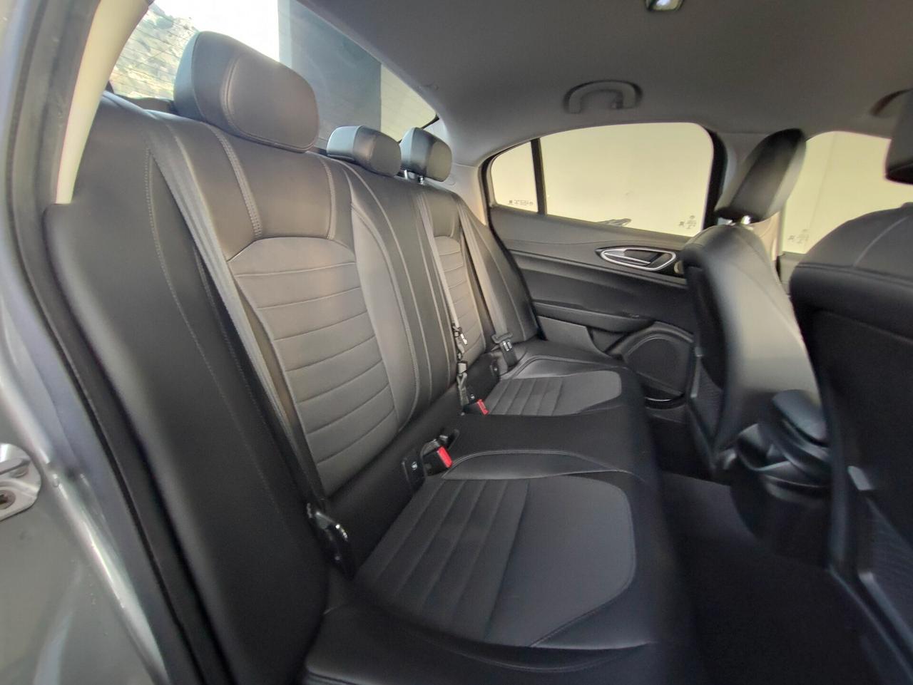 Alfa Romeo Giulia 2.2 Turbodiesel 180 CV AT8 Business Sport Launch Ed.