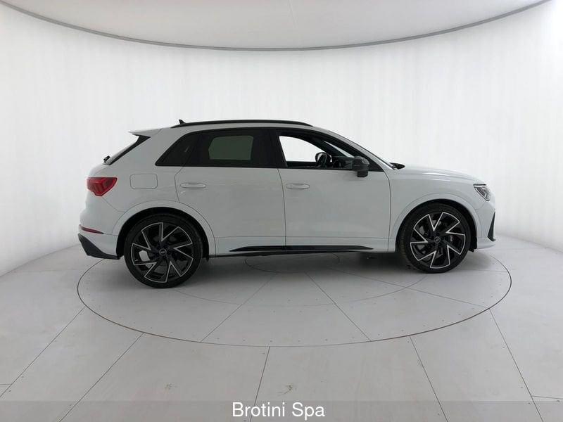 Audi Q3 RS quattro S tronic