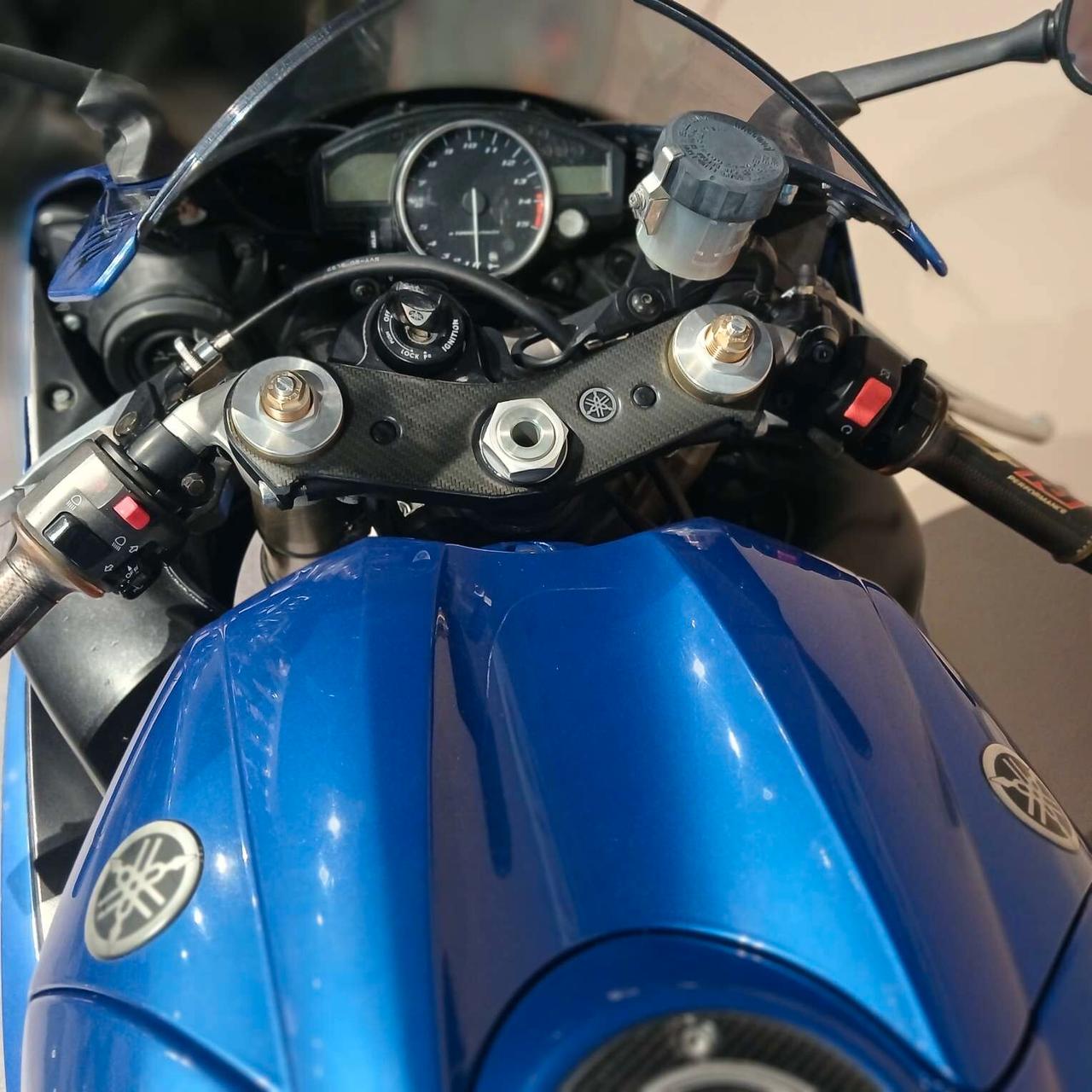 Yamaha YZF R1