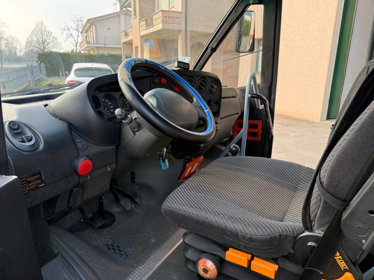 Scuolabus/ Iveco 42 posti euro 9.500