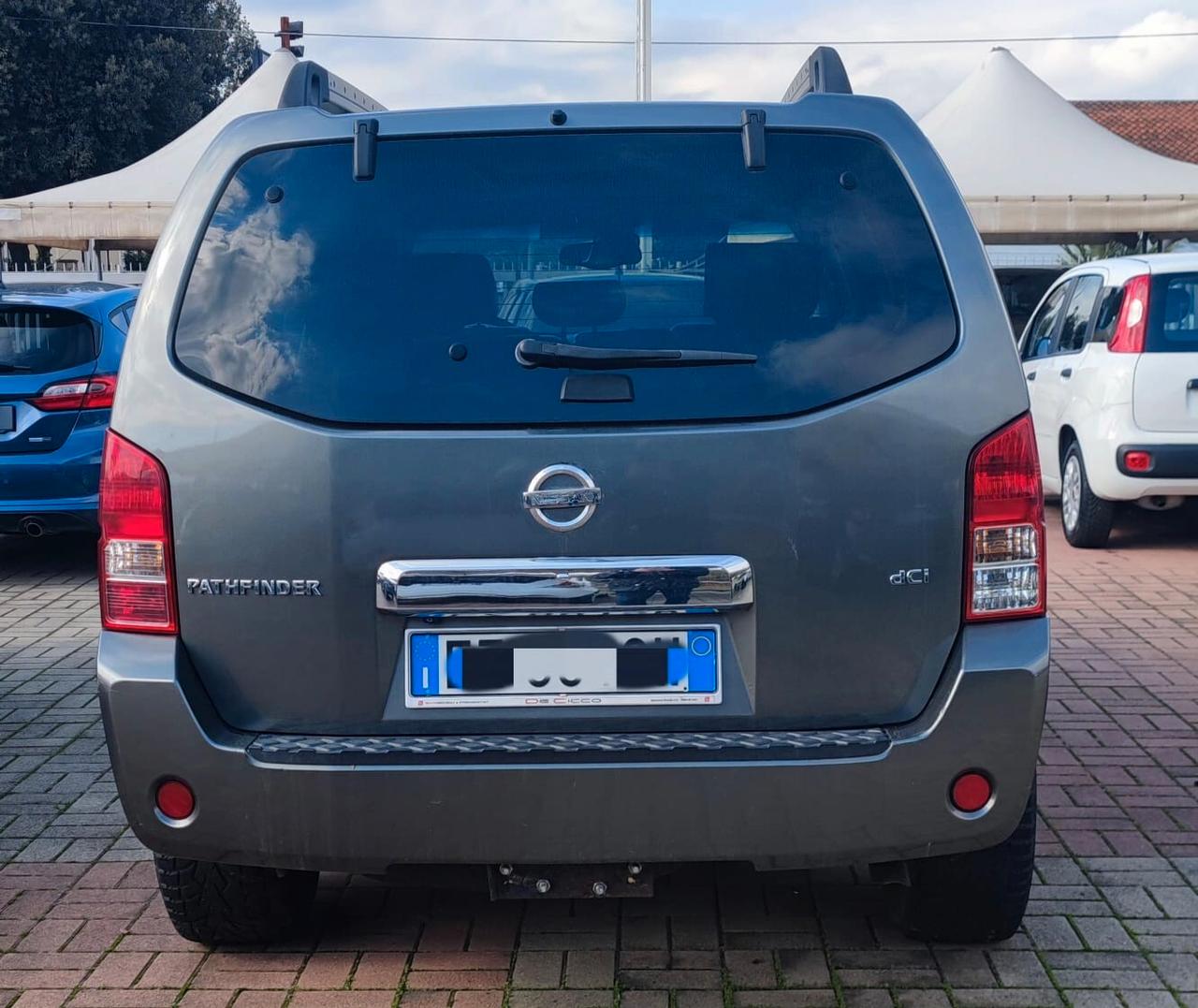 Nissan Pathfinder Nissan Pathfinder 7 posti