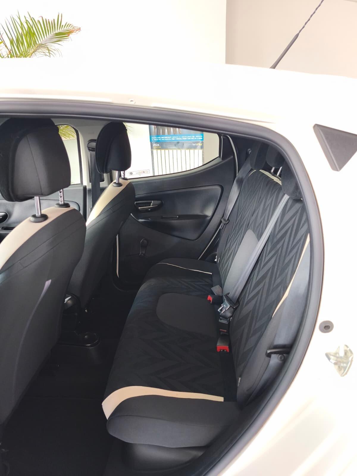 Lancia Ypsilon
