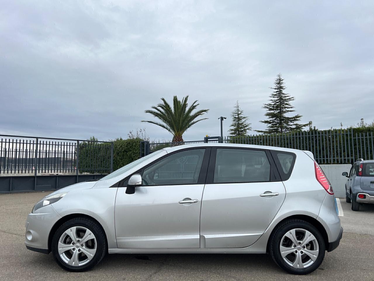 Renault Scenic Scénic X-Mod 1.5 dci 110cv TETTO - 2011