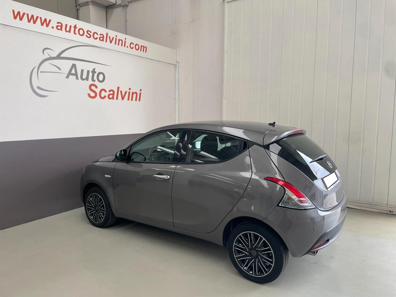 Lancia Ypsilon 1.0 FireFly 70cv 5 porte Hybrid Gold