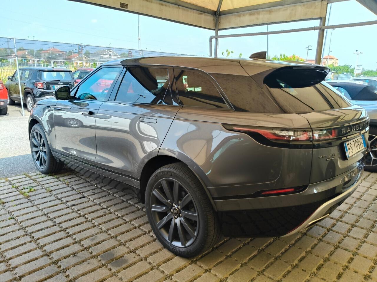 Range Rover Velar 2.0 Si4 300 CV R-Dynamic HSE