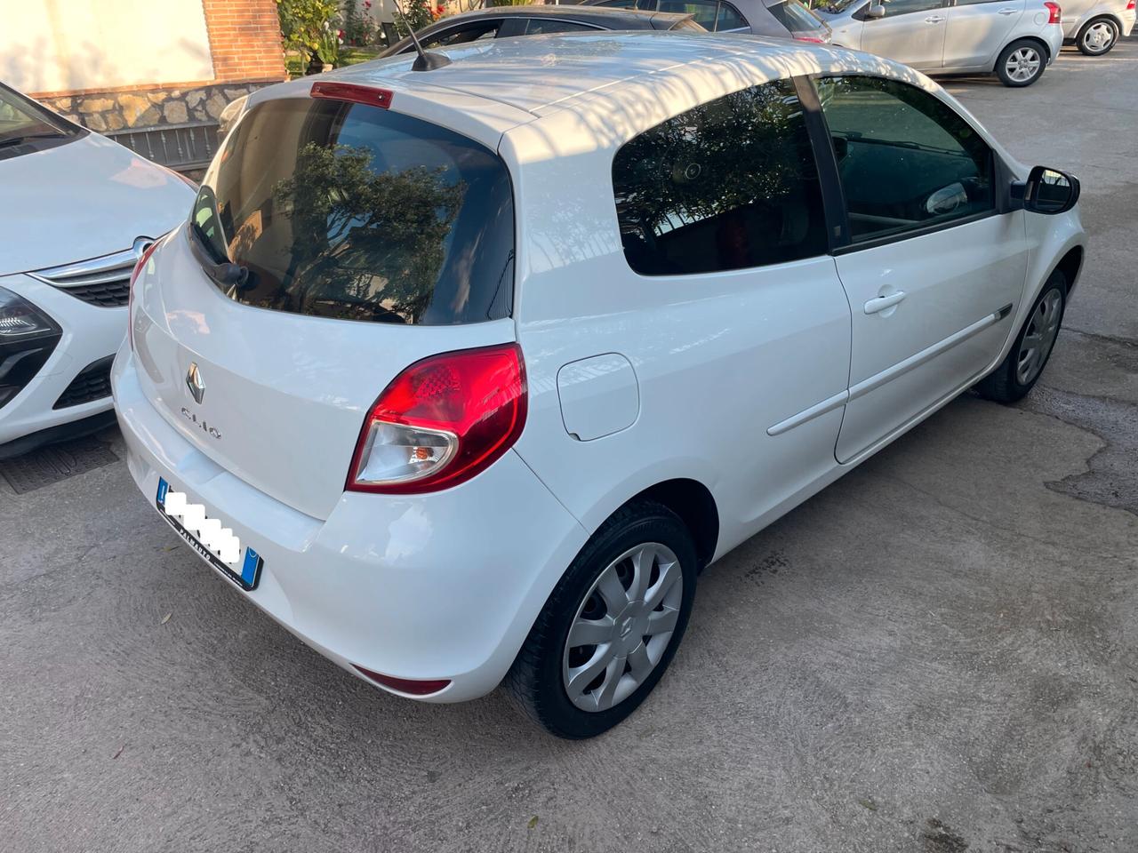 Renault Clio 1.2 3p Luxe FULL Distribuzione tagliandata NEOPATENTATI