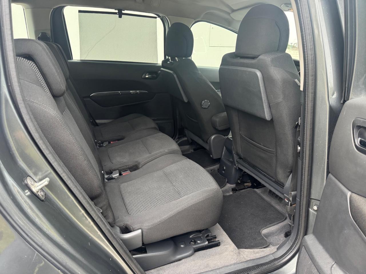 Peugeot 5008 2.0 HDi 150CV Business