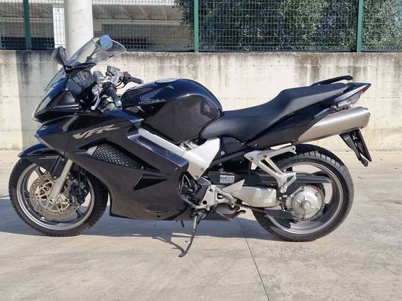 Honda VFR 800 Only 8.000 km original - perfect conditions
