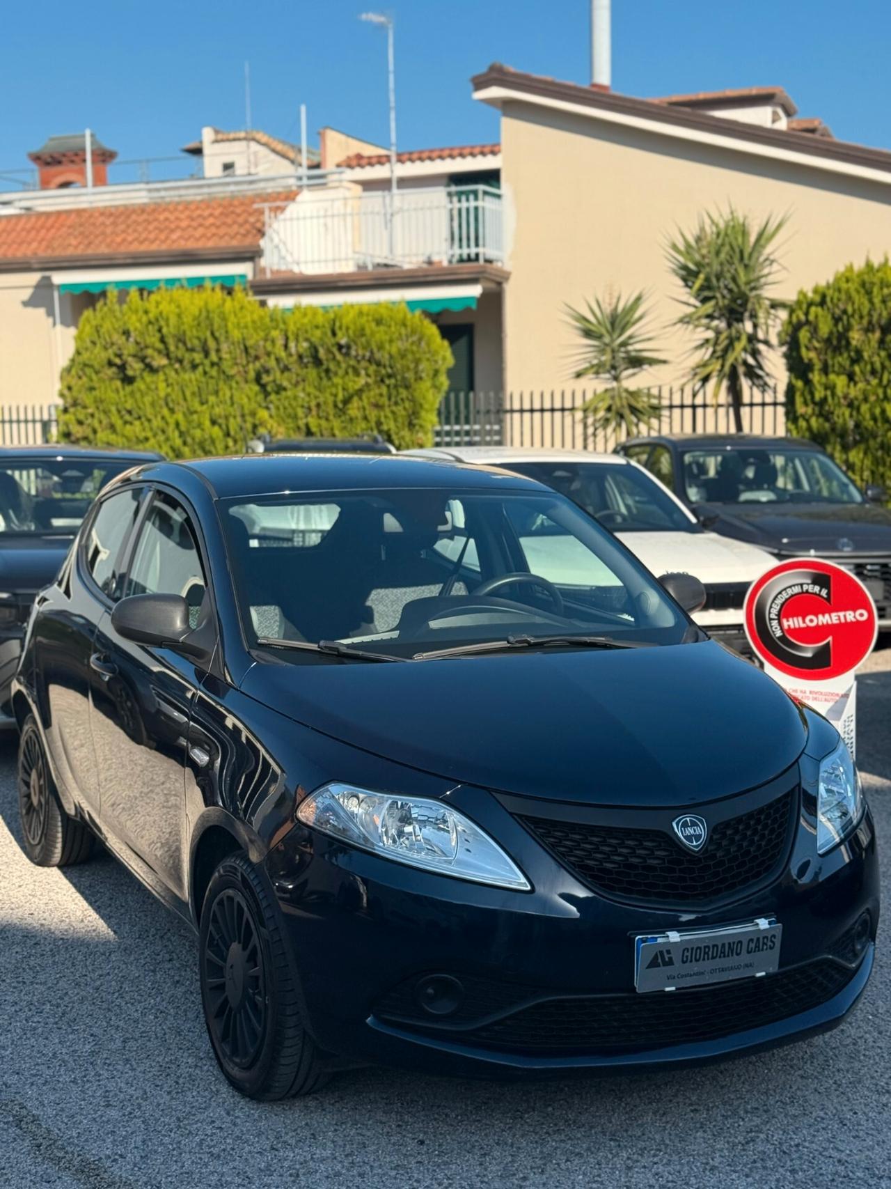 Lancia Ypsilon 1.0 FireFly 5 porte S&S Hybrid Ecochic Silver