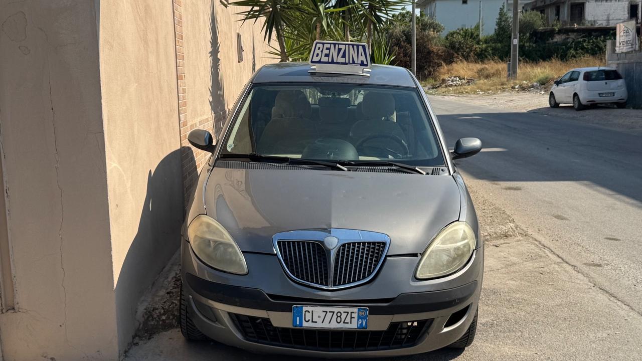Lancia Ypsilon 1.2 Argento 145.000 km