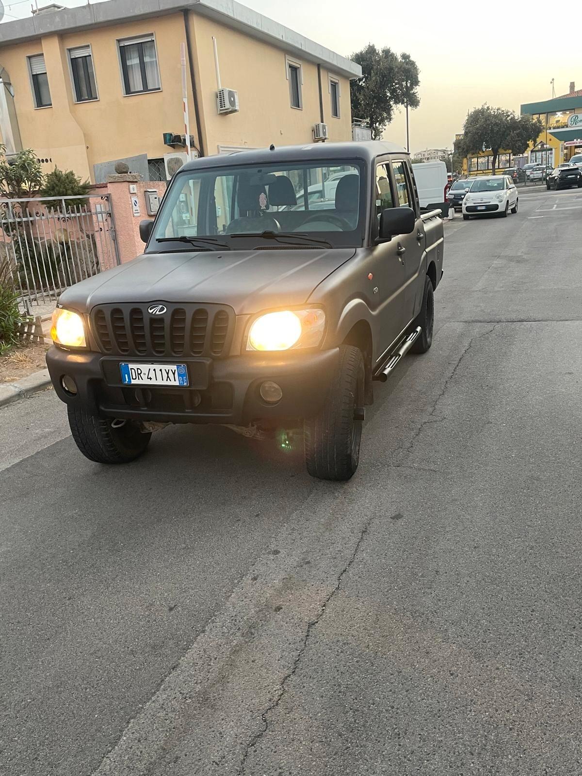 Mahindra Goa 2.5 CRDe 4WD SC Pick-Up Rib. Tril.