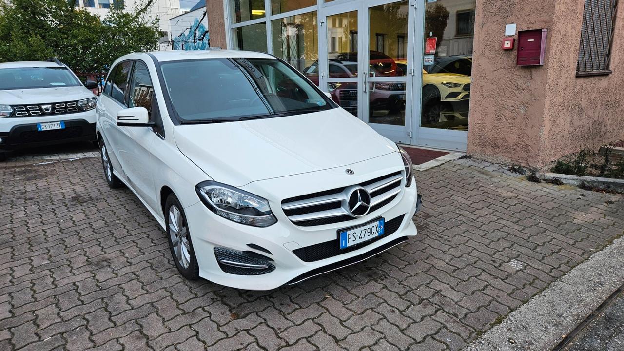 Mercedes-benz B 180 Executive BENZINA-56.000 KM !! NAVY-CAMERA