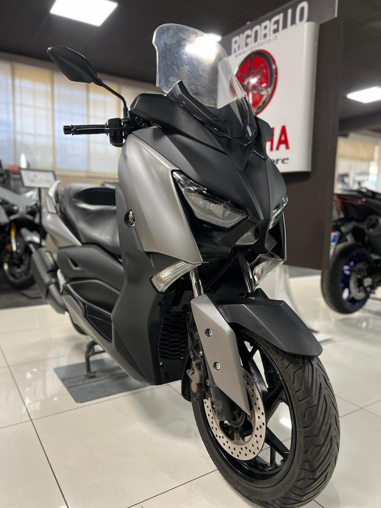 Yamaha X-Max 300