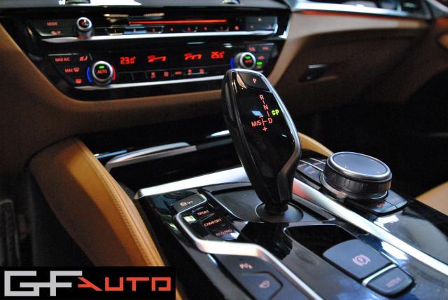 BMW 520 BMW Serie 520d - xDrive . M.Sport * TETTO-PELLE*