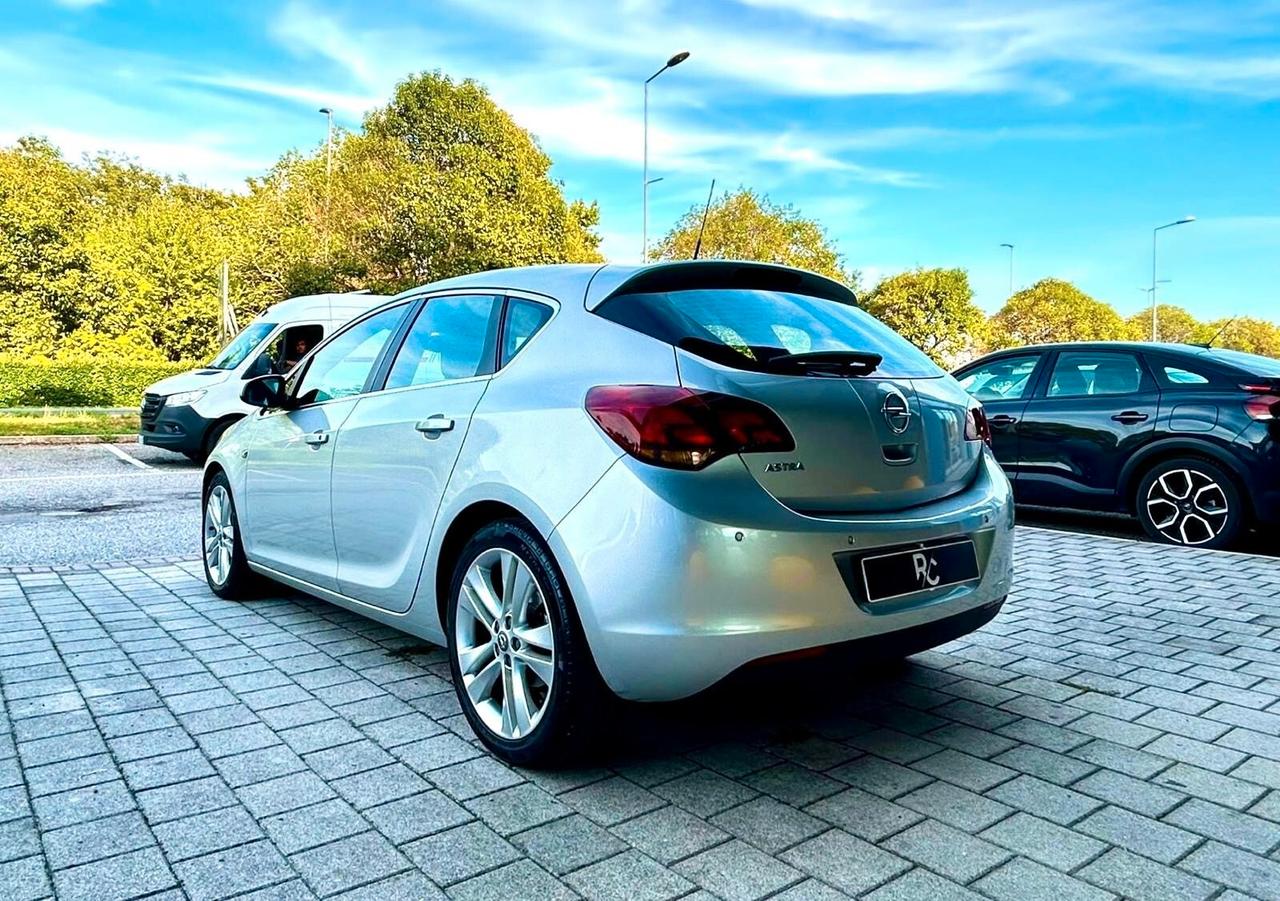 Opel Astra 1.6 115CV 5 porte Cosmo