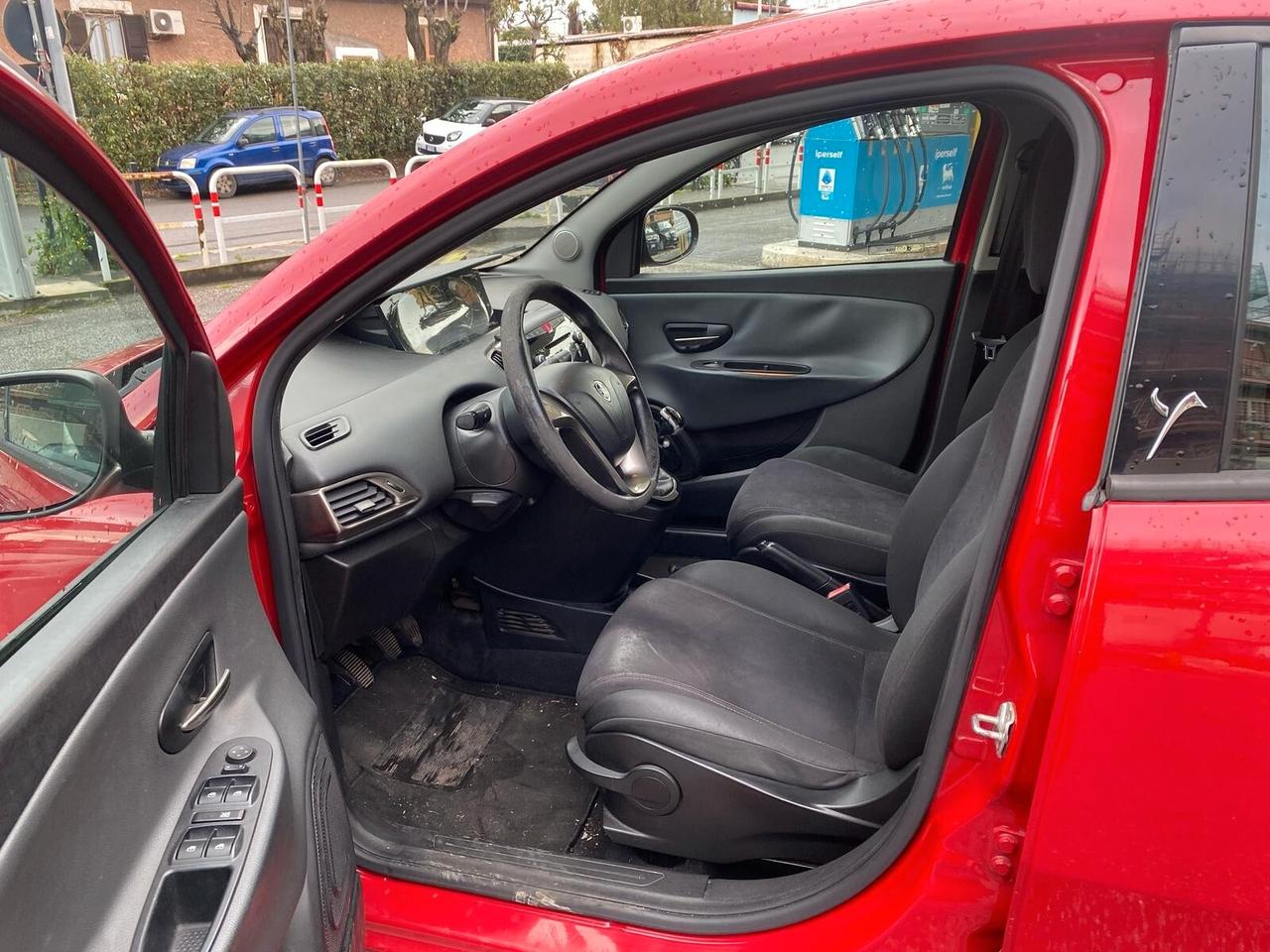 Lancia Ypsilon 1.2 69 CV 5 porte Platinum