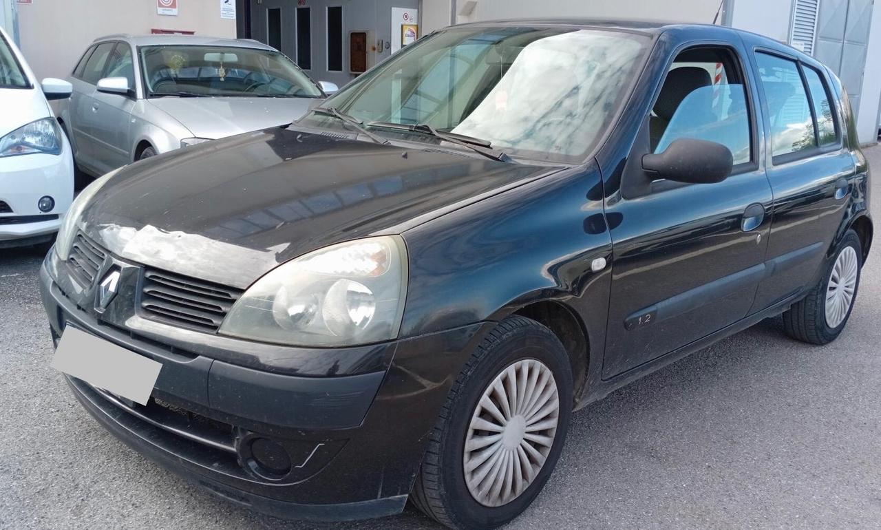 Renault Clio 1.2BZ 5 porte NEOPATENTATI