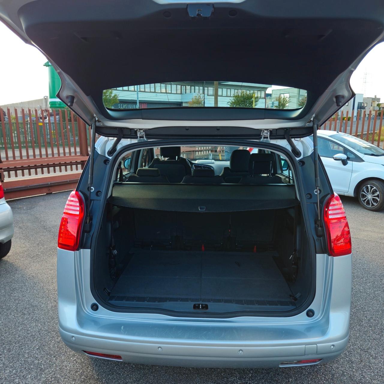 Peugeot 5008 1.6 HDi 115CV Business