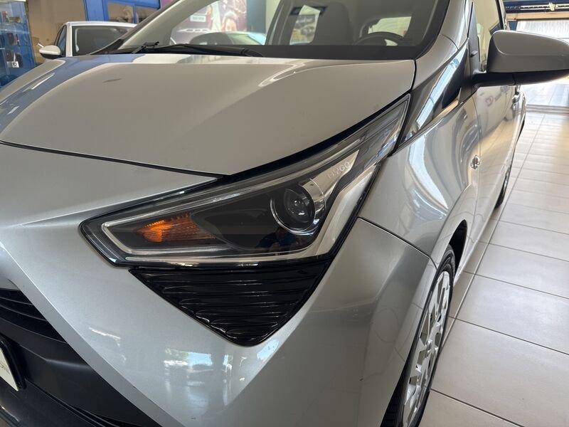Toyota Aygo 1.0 VVT-i 69 CV 5 porte x-business