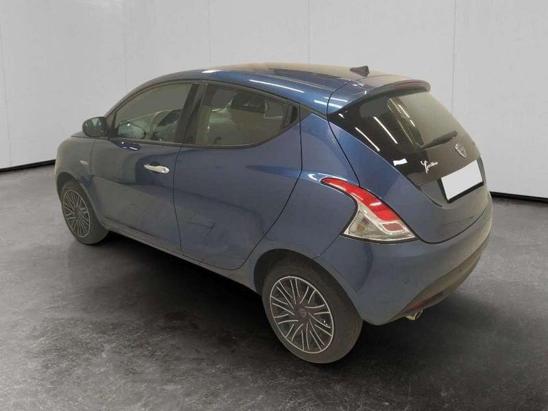 Lancia Ypsilon 1.0 firefly hybrid Gold s&s 70cv