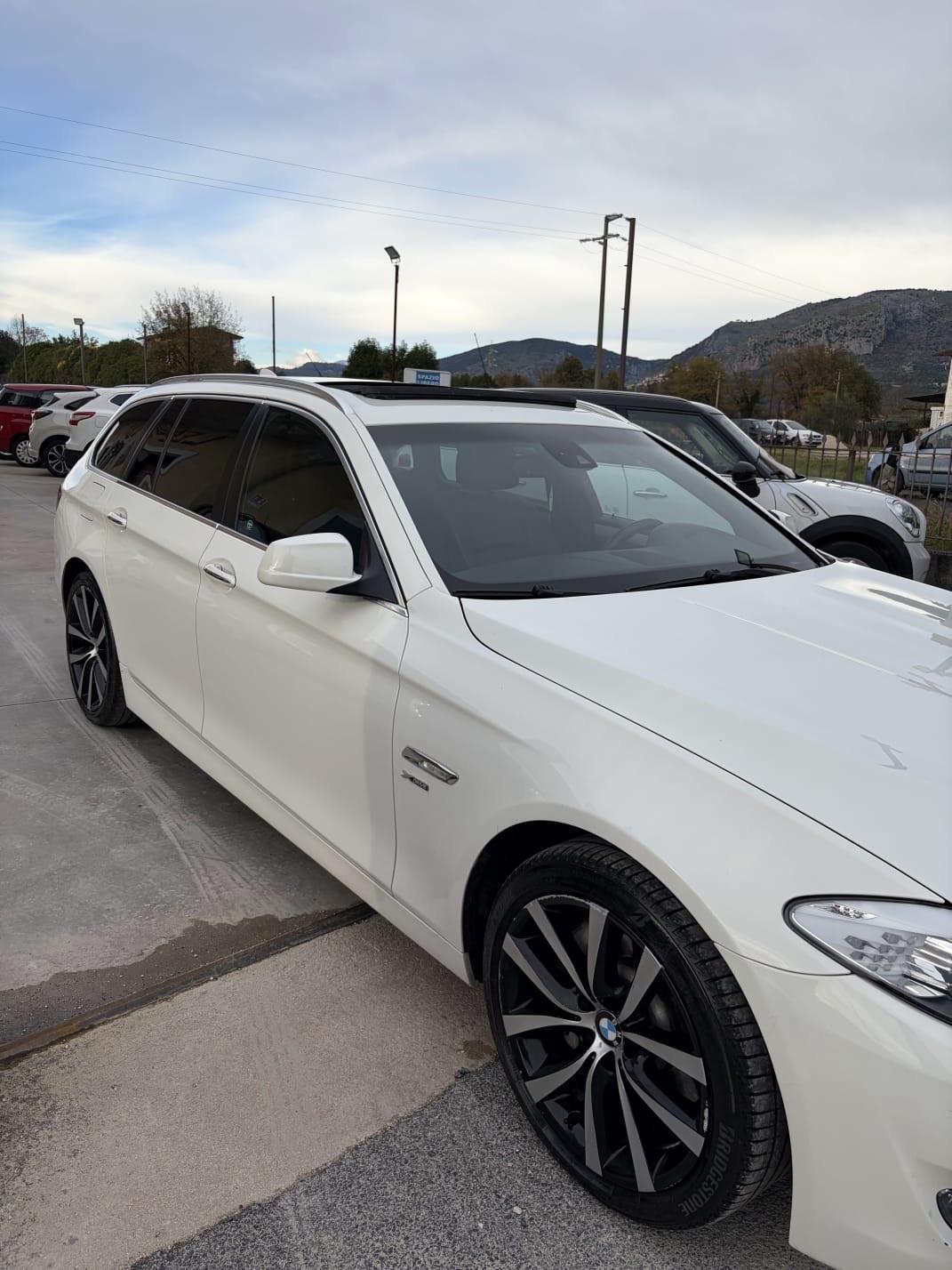Bmw 525 525d xDrive Touring Msport motore nuovo fatturato