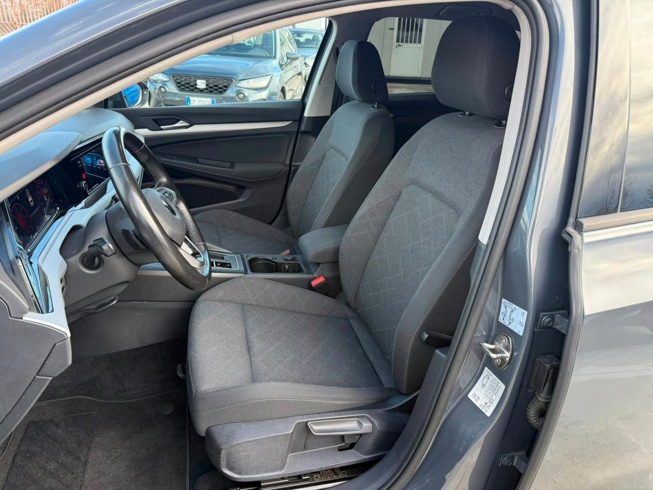 Volkswagen Golf 2.0 TDI -DSG- LUCI S-LED