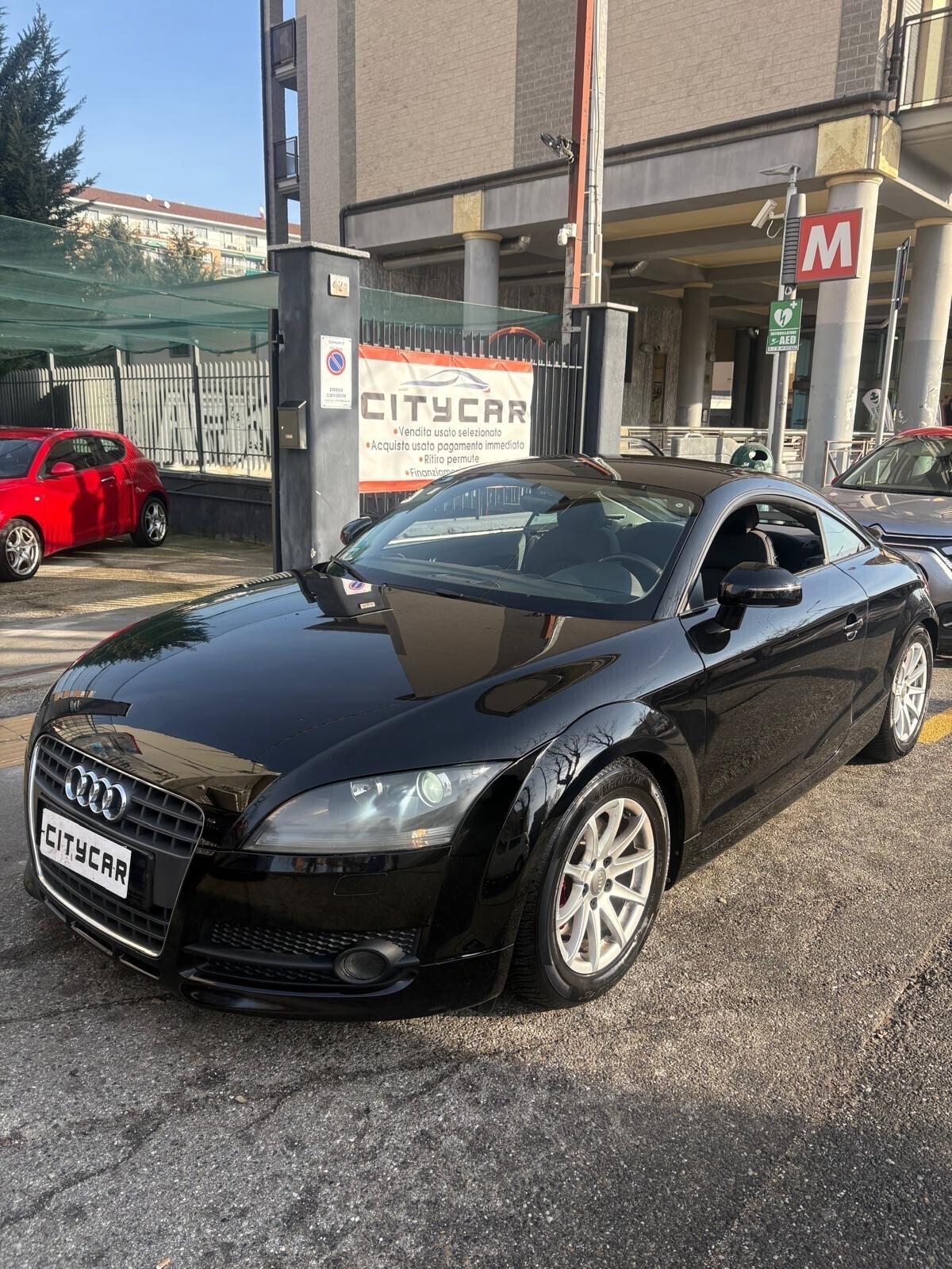 Audi TT Coupé 2.0 TFSI 200 cv book service