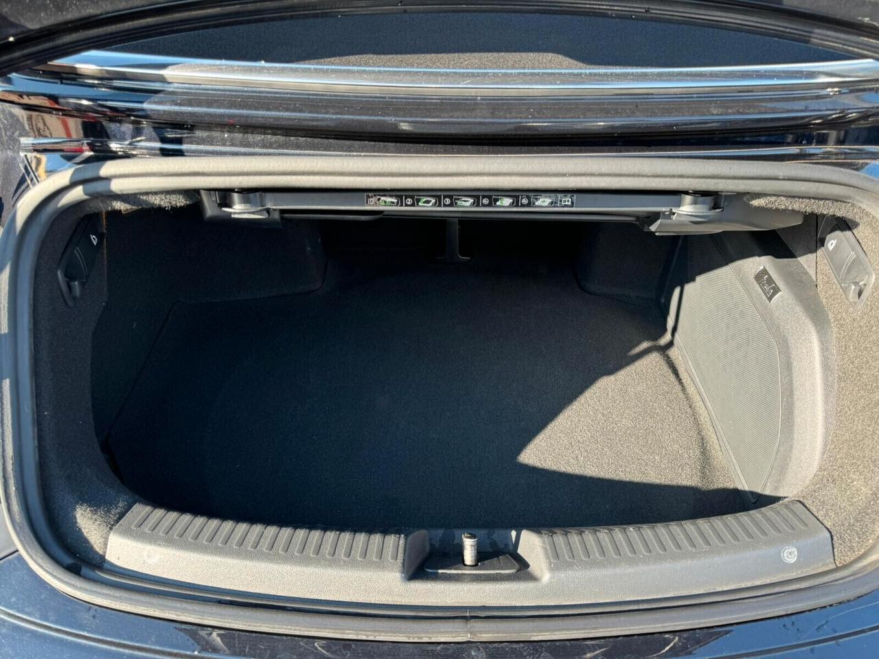 Volkswagen Maggiolino Cabrio Un Gioiello di Auto 2.000€ di Bonus Rottamazione!