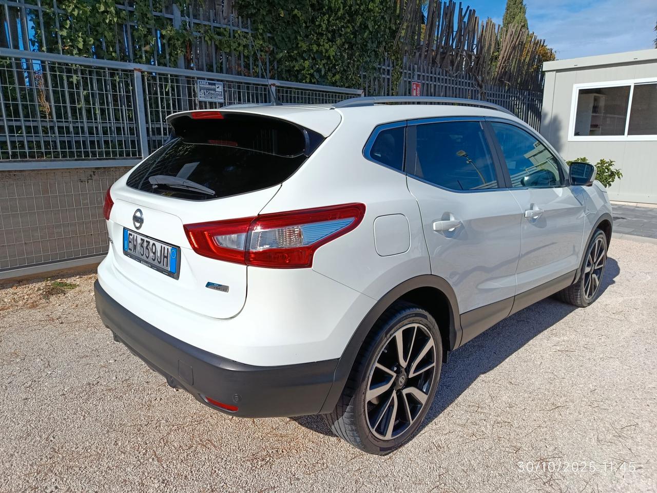 Nissan Qashqai 1.5 dCi TEKNA telecam.360 tetto panoramico iper full UNICO P. NUOVISSIMA