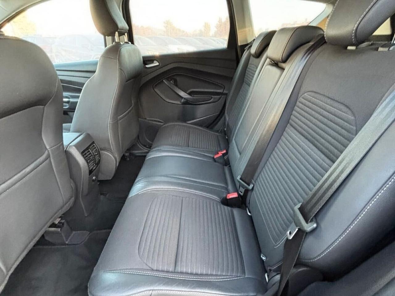 Ford Kuga 2.0 TDCI 150 CV S&S 4WD Powershift Business