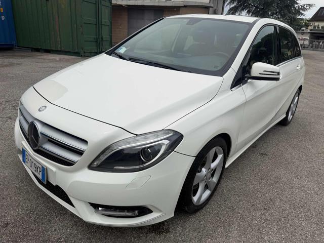 MERCEDES-BENZ B 180 BlueEFFICIENCY Premium senza nessun lavoro da fare