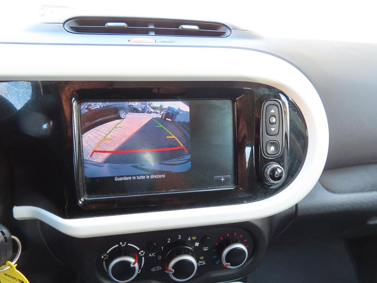 Renault Twingo 900 BENZ NAVI -CAMERA 77.000 KM CERT