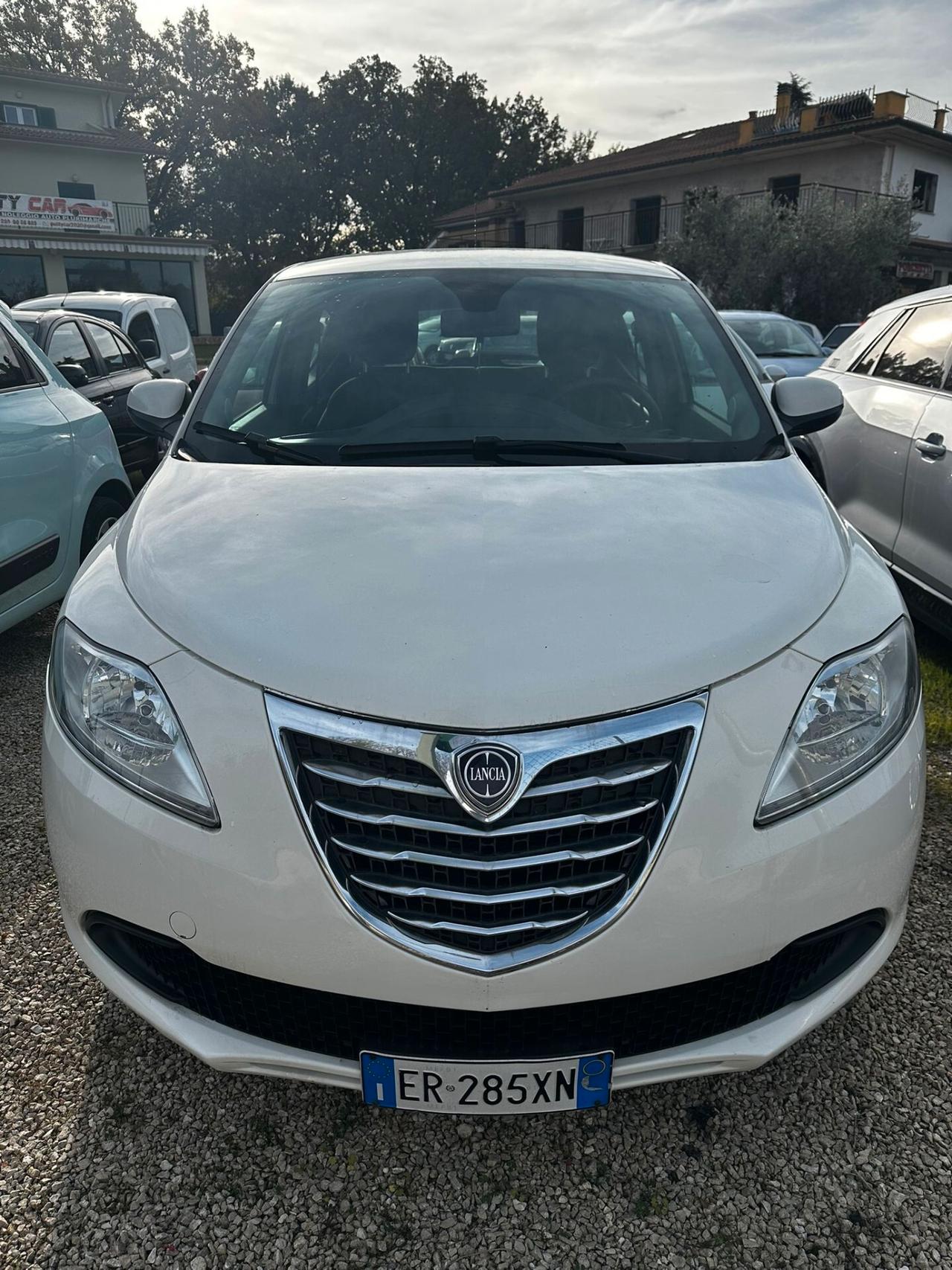 Lancia Ypsilon 0.9 TwinAir 85 CV 5 porte Metano Ecochic Gold