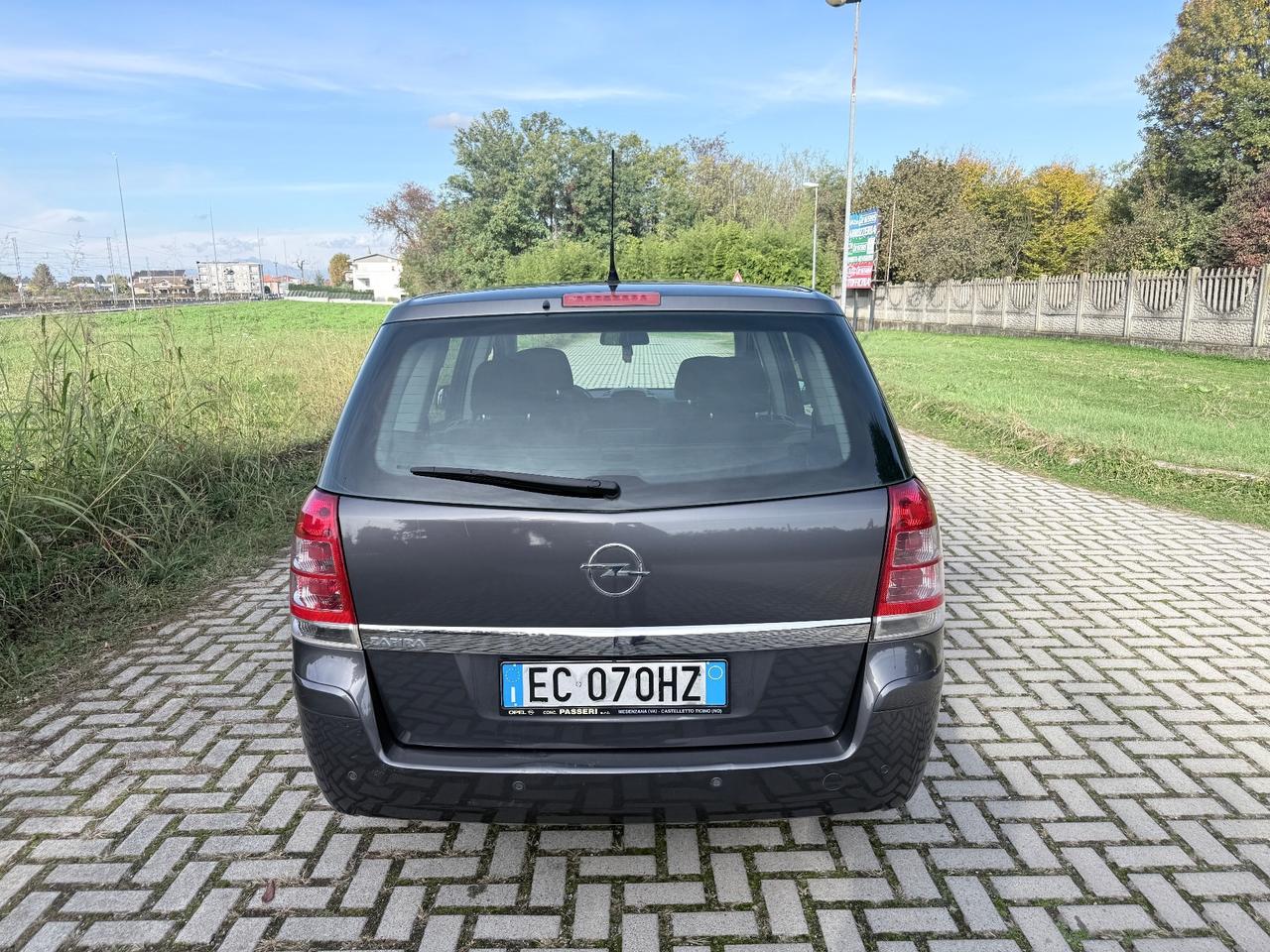 Opel Zafira 1.6 16V VVT Cosmo