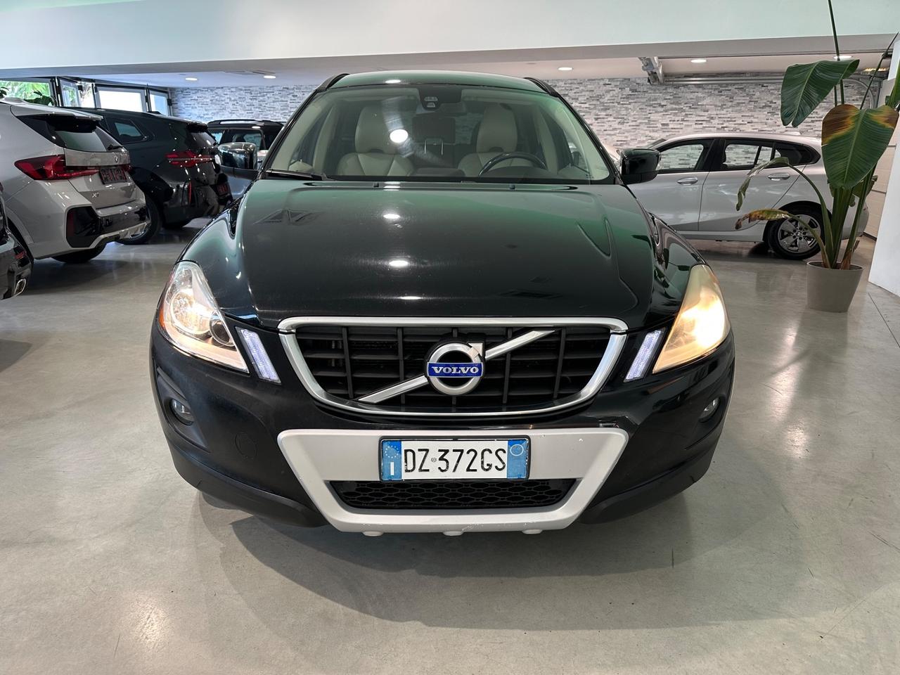 Volvo XC 60 2.4 D 175 CV FWD Geartronic Momentum