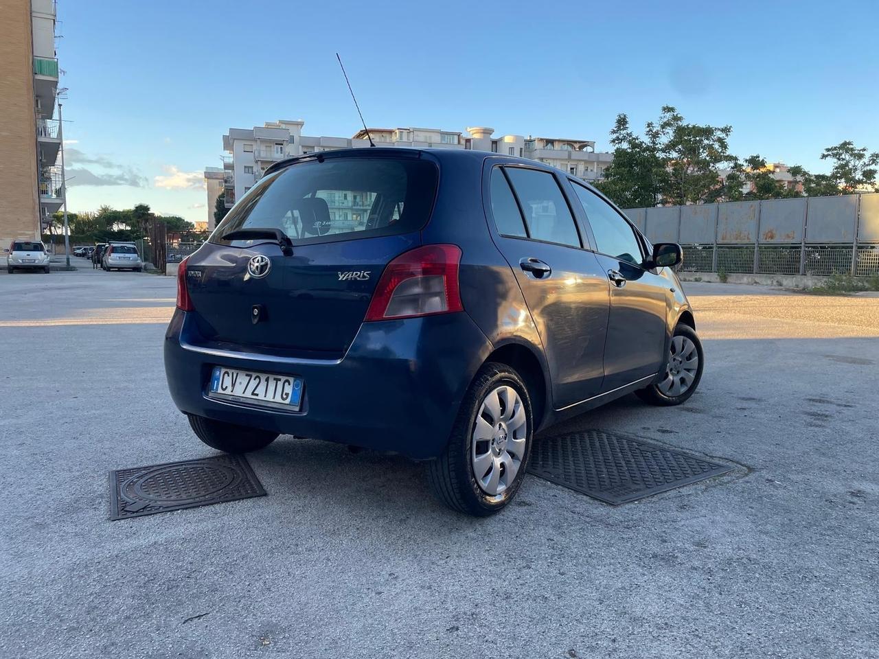 Toyota Yaris Restayling 1.0benz Full soli 150milaKM 5porte