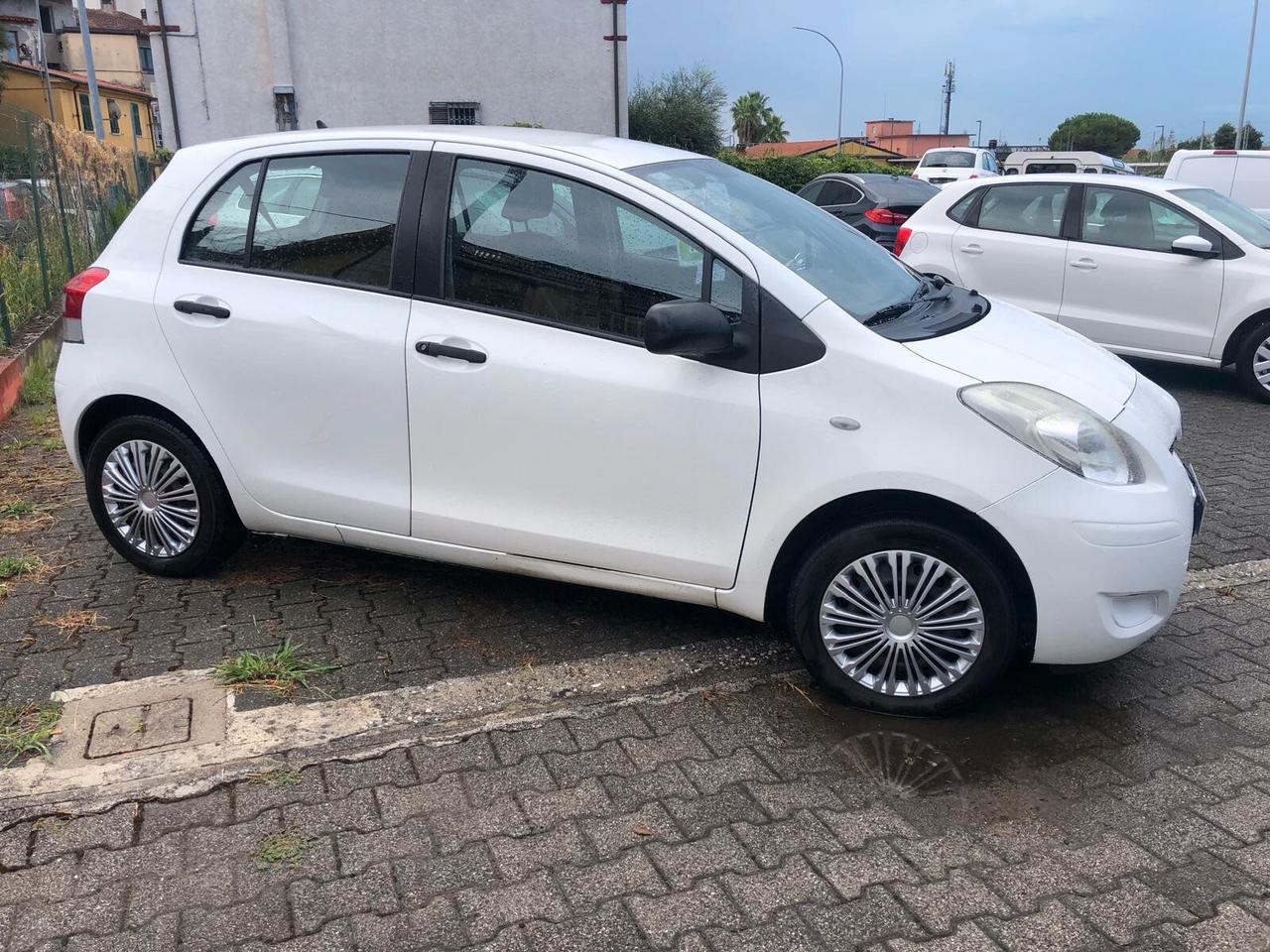Toyota Yaris 1.0 5 porte UNICO PROPRIETARIO GARANZIA 24 MESI RINNOVABILE FINO A 36 MESI