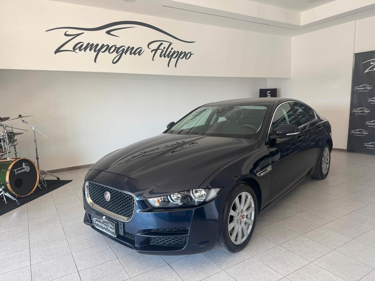 Jaguar XE 2.0 D 180 CV automatica